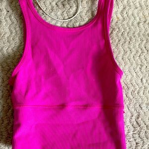Selling lululemon power pivot tank in sonic pink!!